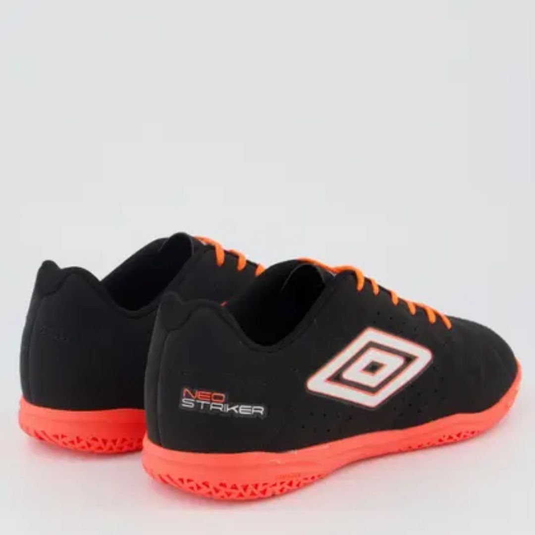 Chuteira Futsal Umbro Preto Coral Prata Neo Striker II Original Preto/Coral/Prata 4