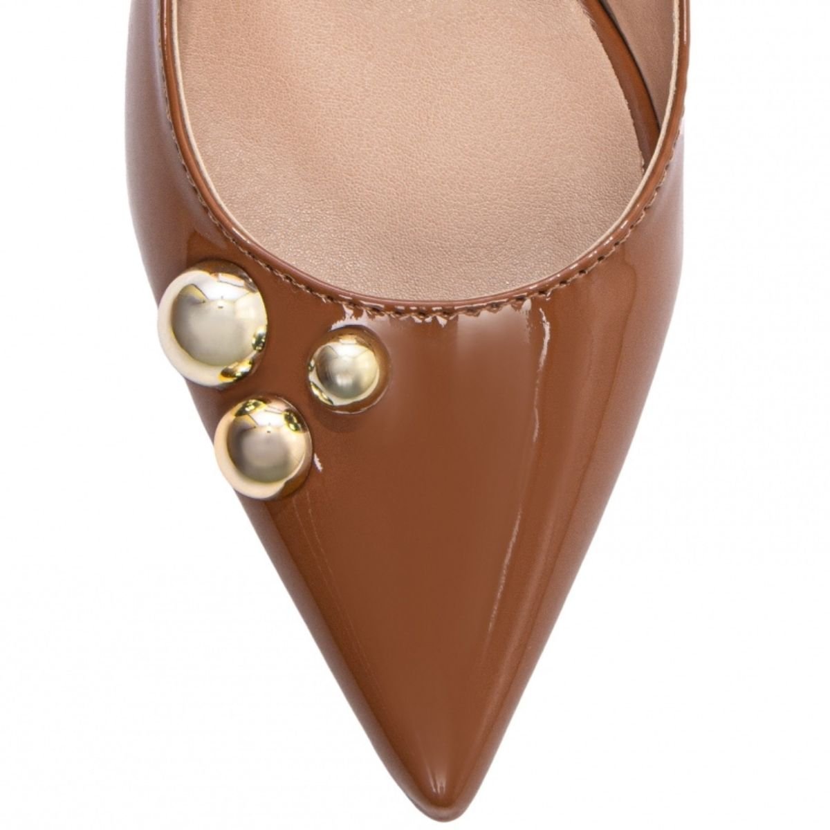 Scarpin Slingback Feminino Verniz Salto Médio com Detalhes Dourados Elegante e Confortável Torricella Caramelo 4